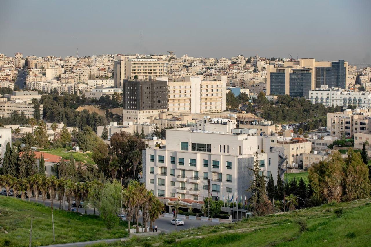 Amman International Hotel Bagian luar foto